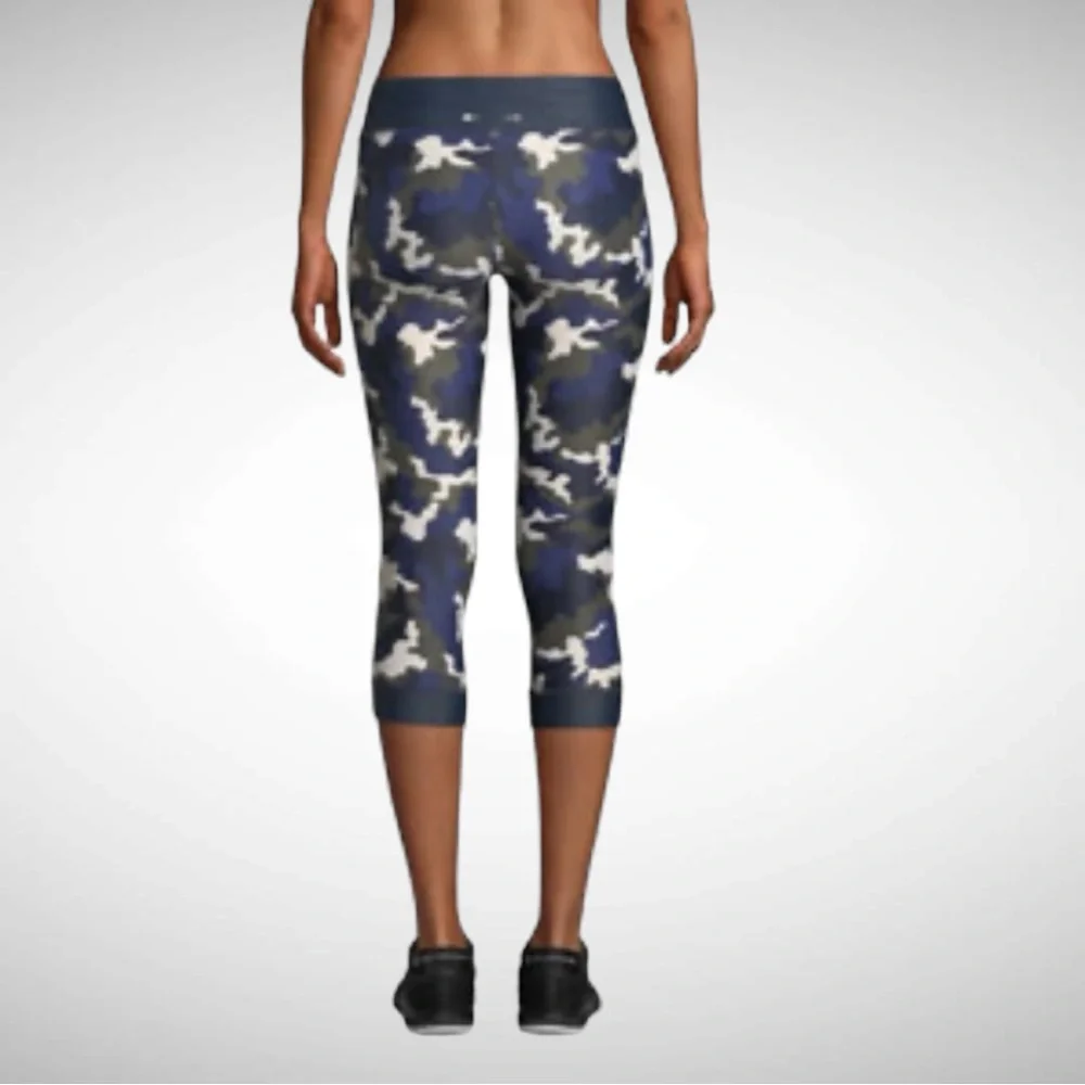New! THE UPSIDE NYC Camo-Print Cropped Performance Legging Size 6